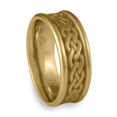 Narrow Self Bordered Celtic Link Wedding Ring in 18K Yellow Gold
