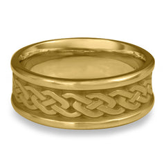 Narrow Self Bordered Celtic Link Wedding Ring in 18K Yellow Gold