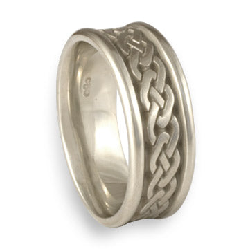Narrow Self Bordered Celtic Link Wedding Ring in Platinum